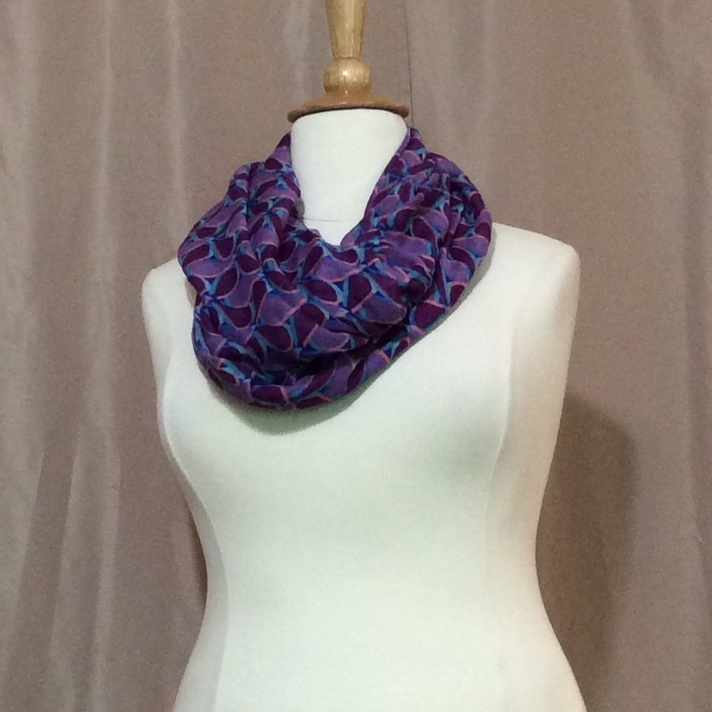 Chatties purple pattern infinite scarf